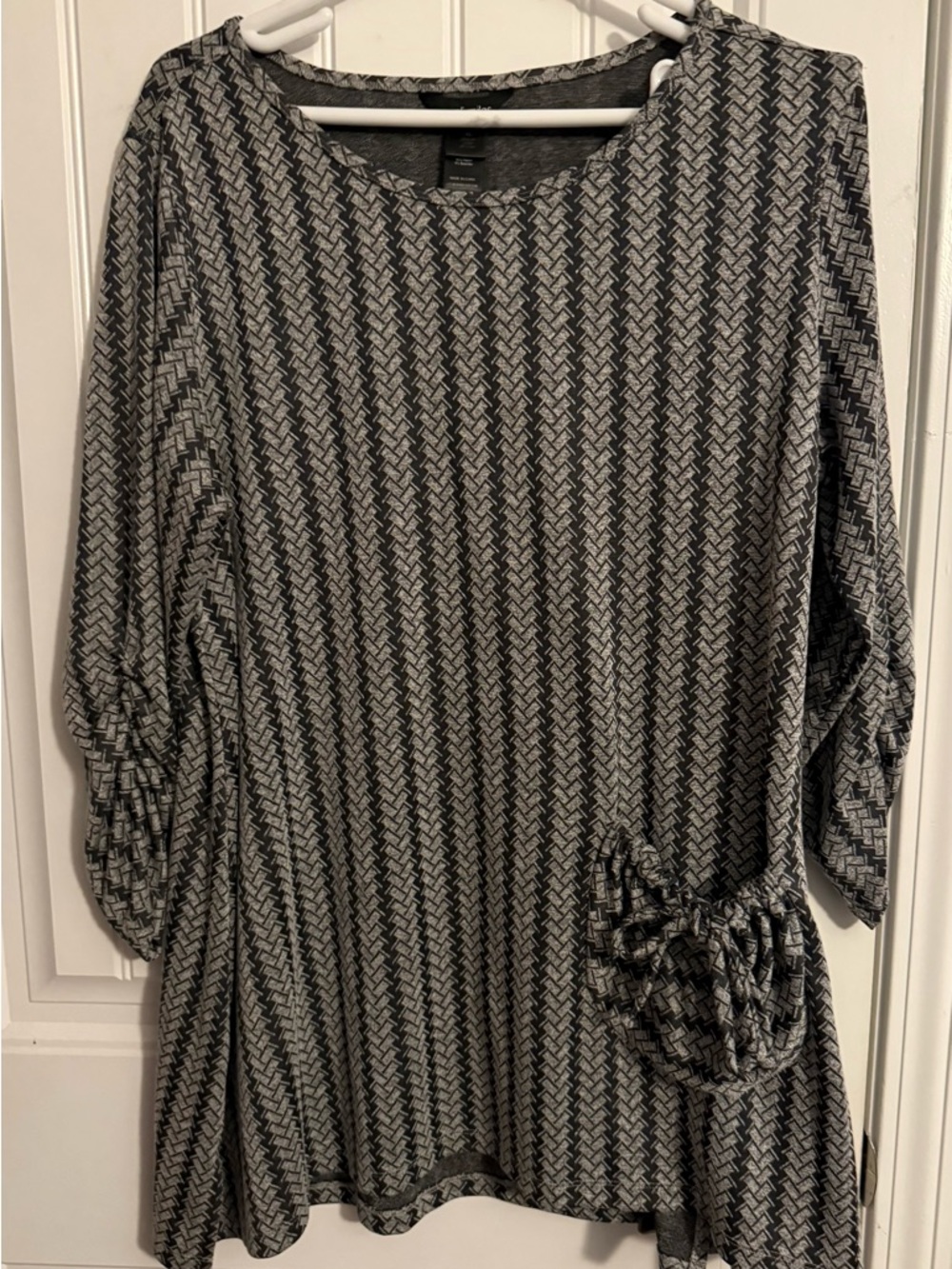 Ali Miles Black and Gray Patterned Long Sleeve Blouse pullover tunic